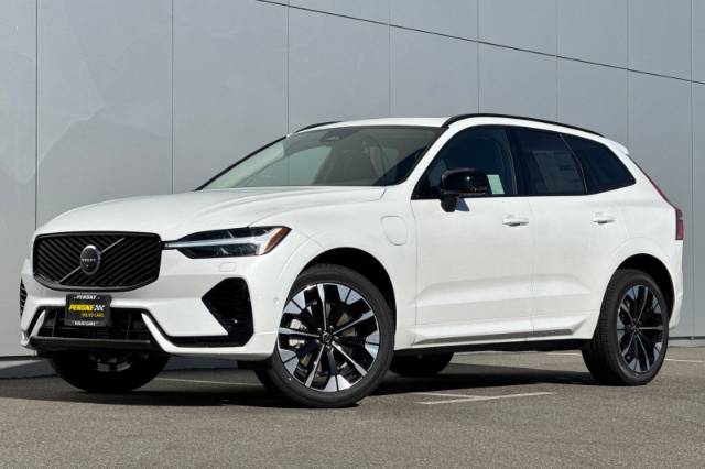 2026 Volvo XC60 Plug-In Hybrid T8 Plus