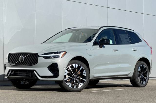 2026 Volvo XC60 Plug-In Hybrid T8 Plus