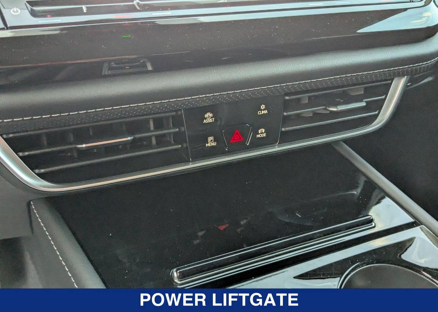 2025 Volkswagen Atlas SE w/Tech - Photo 17