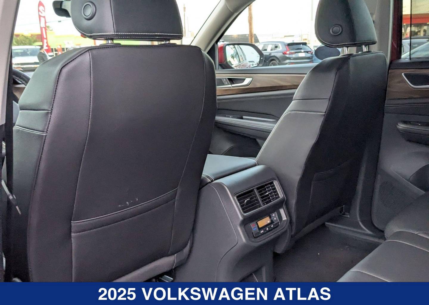 2025 Volkswagen Atlas SE w/Tech - Photo 21
