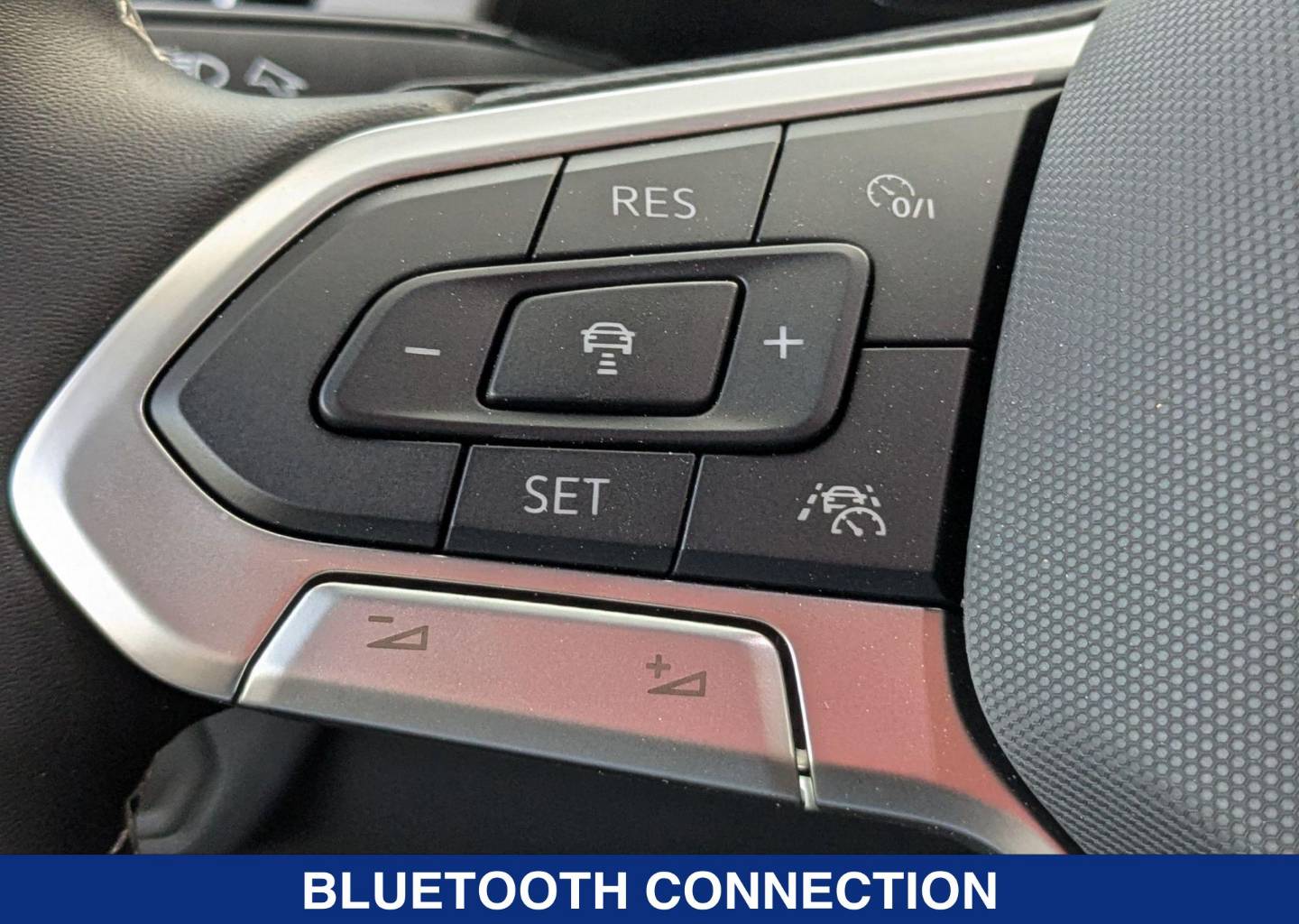 2025 Volkswagen Atlas Cross Sport SE - Photo 13