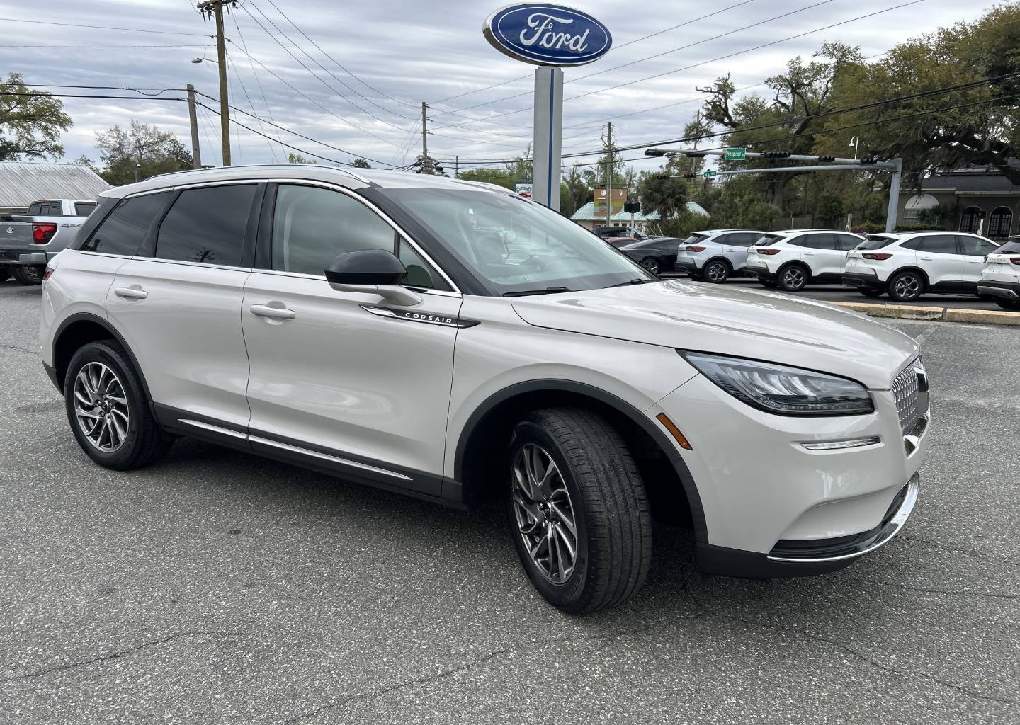 2022 Lincoln Corsair Base