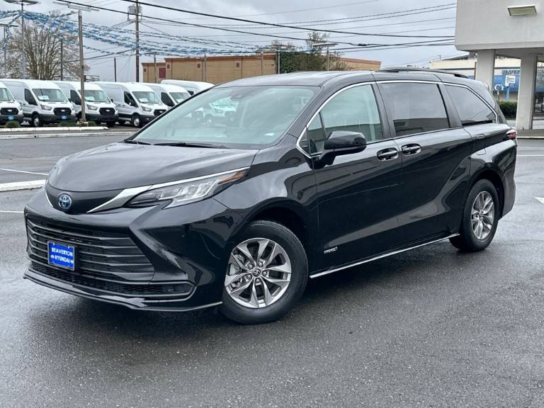 2021 Toyota Sienna LE