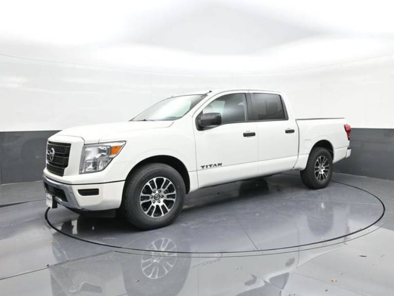 2022 Nissan Titan SV