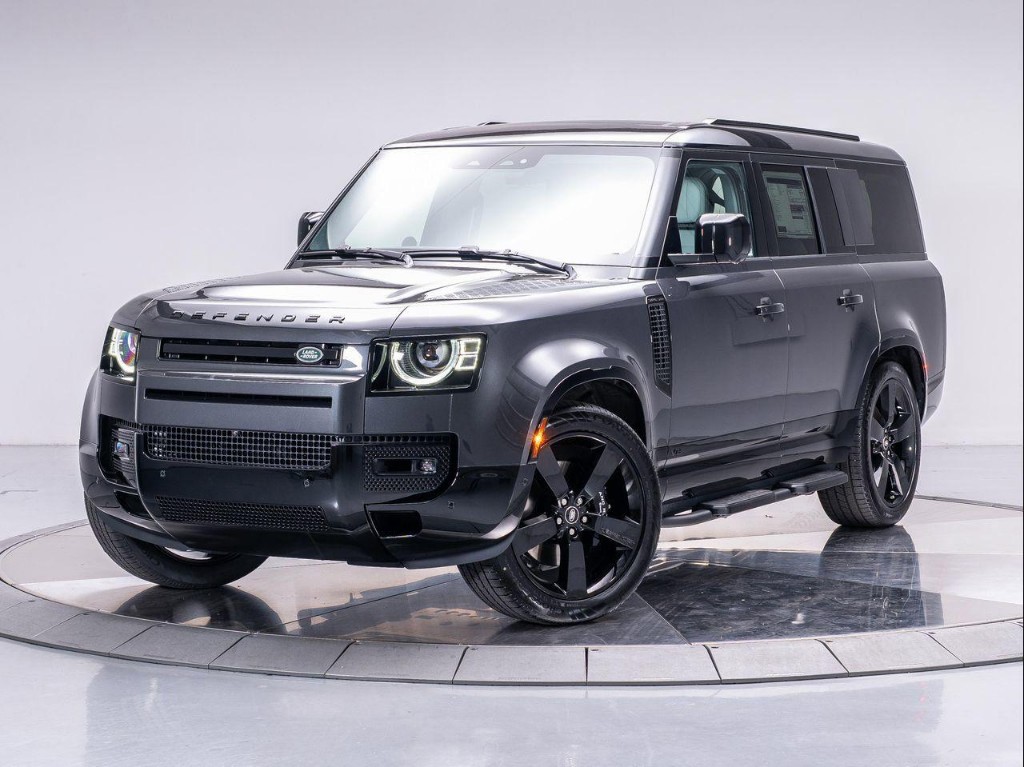 2025 Land Rover Defender 130 P500 V8