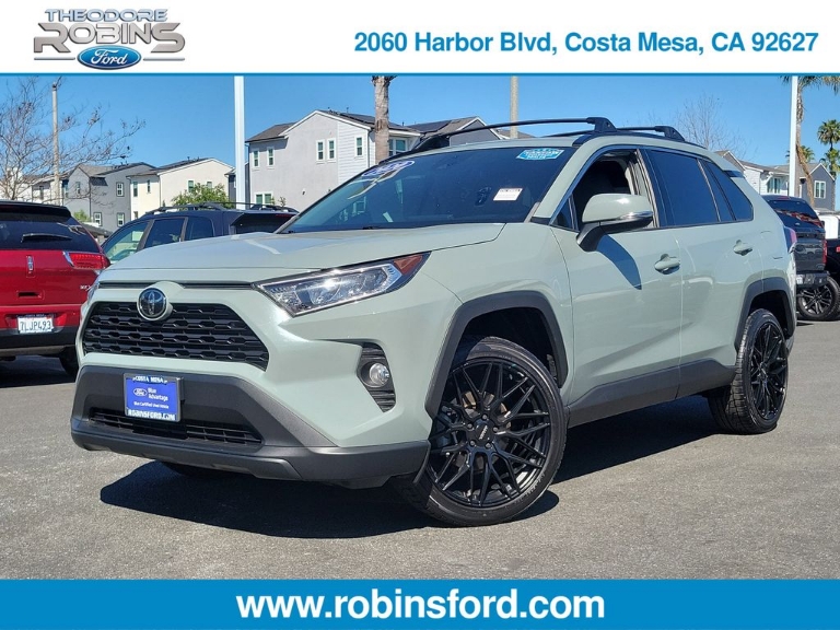 2020 Toyota RAV4 XLE