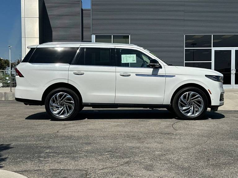 2025 Lincoln Navigator Reserve