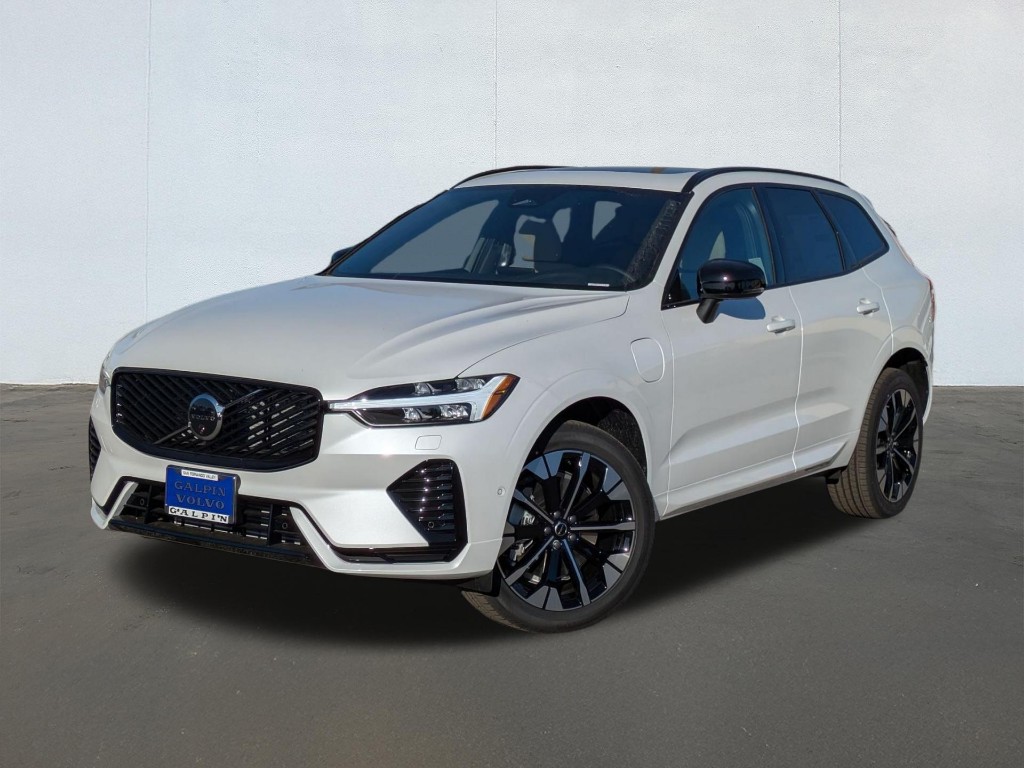 2026 Volvo XC60 T8 Plus Dark