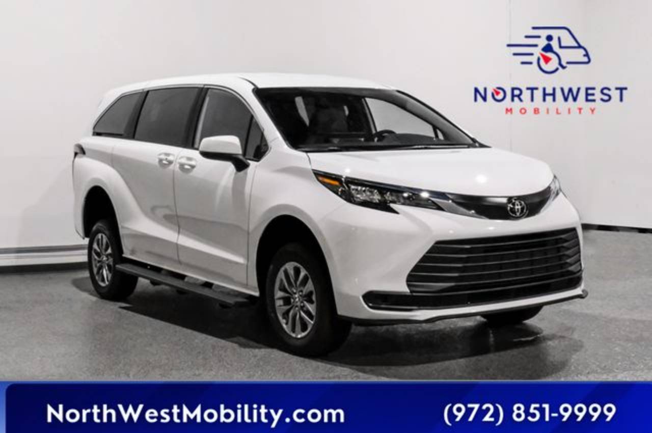 2026 Toyota Sienna LE