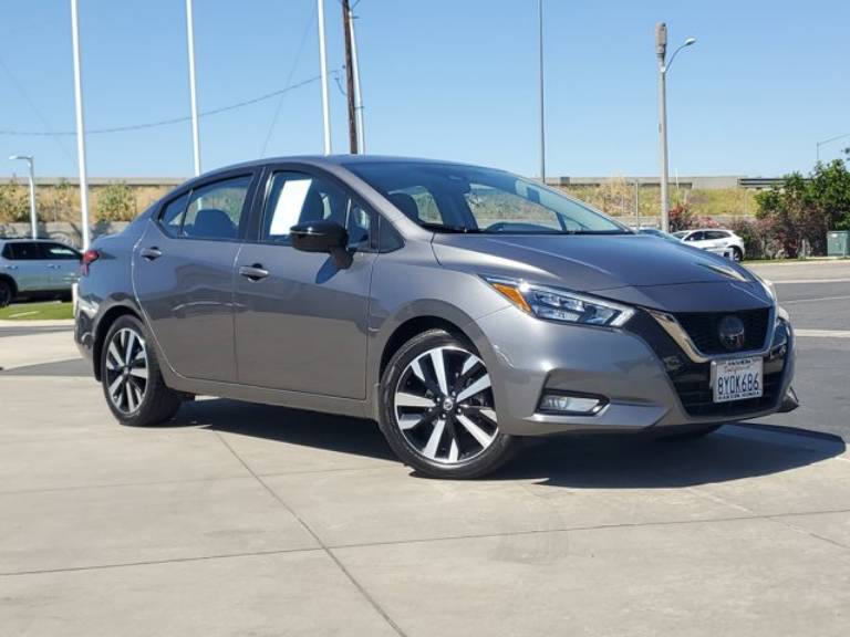 2021 Nissan Versa SR