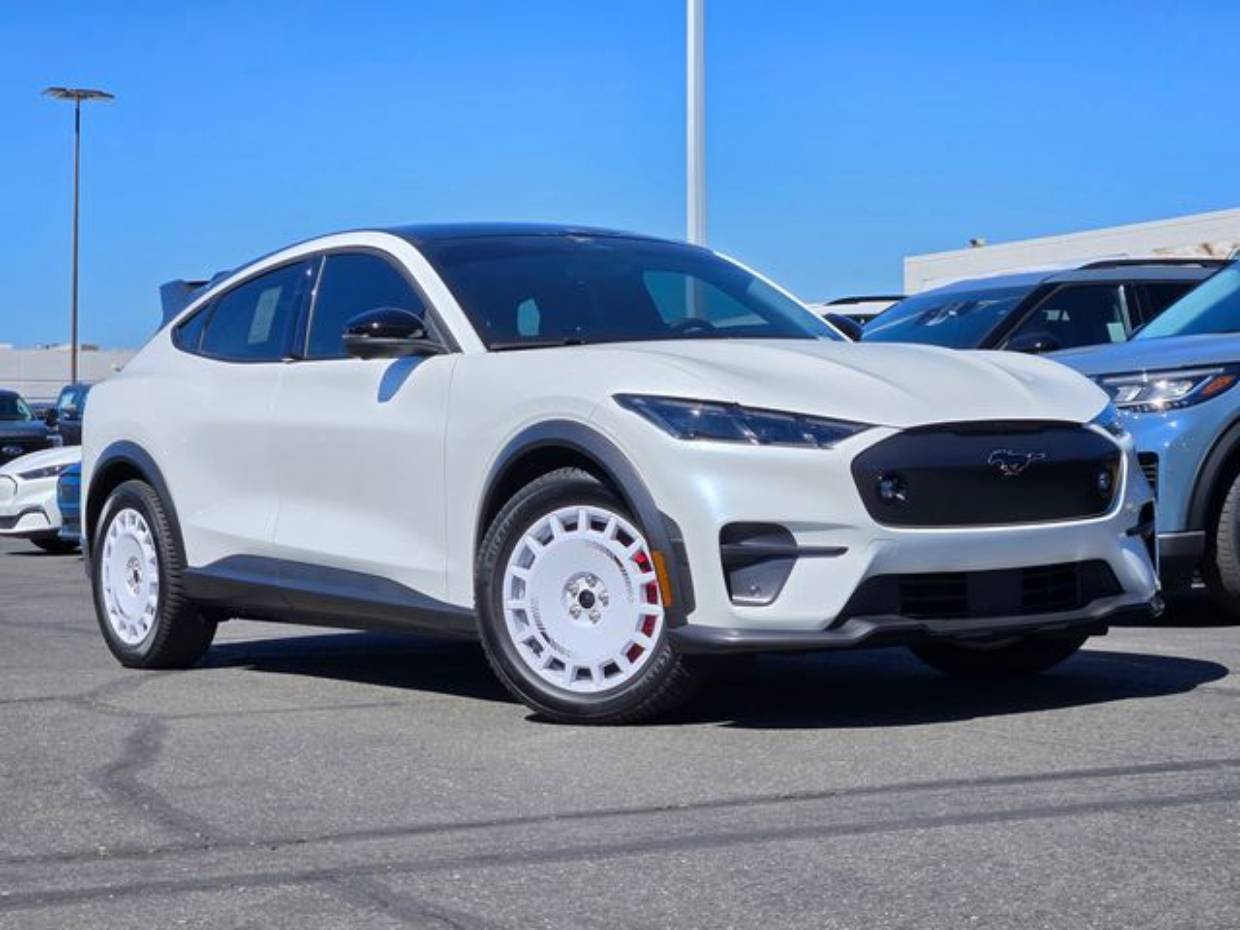 2025 Ford Mustang-Mach-e GT's photo