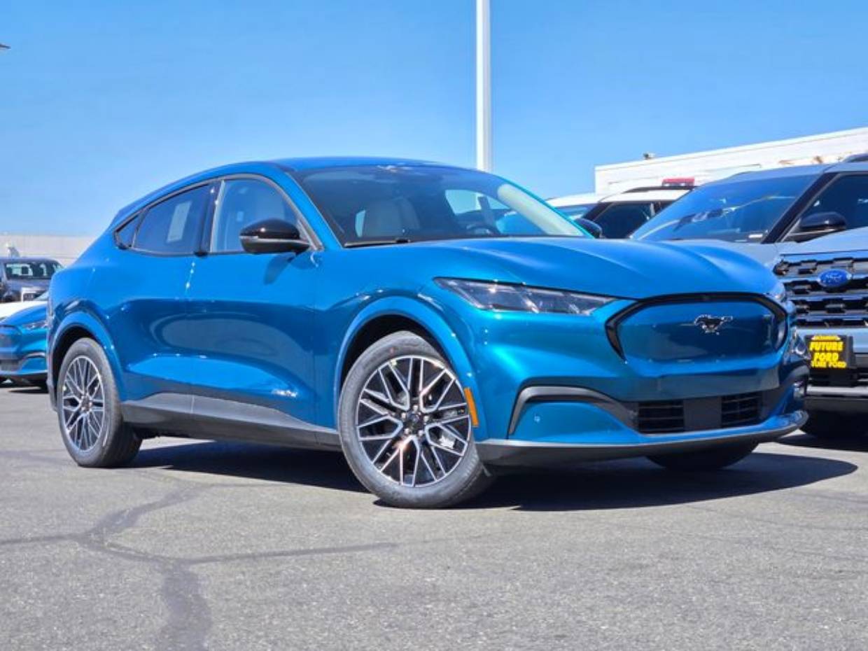 2026 Ford Mustang-Mach-e Premium's photo