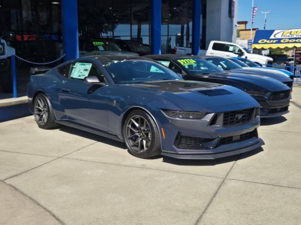 2025 Ford Mustang Dark Horse's photo