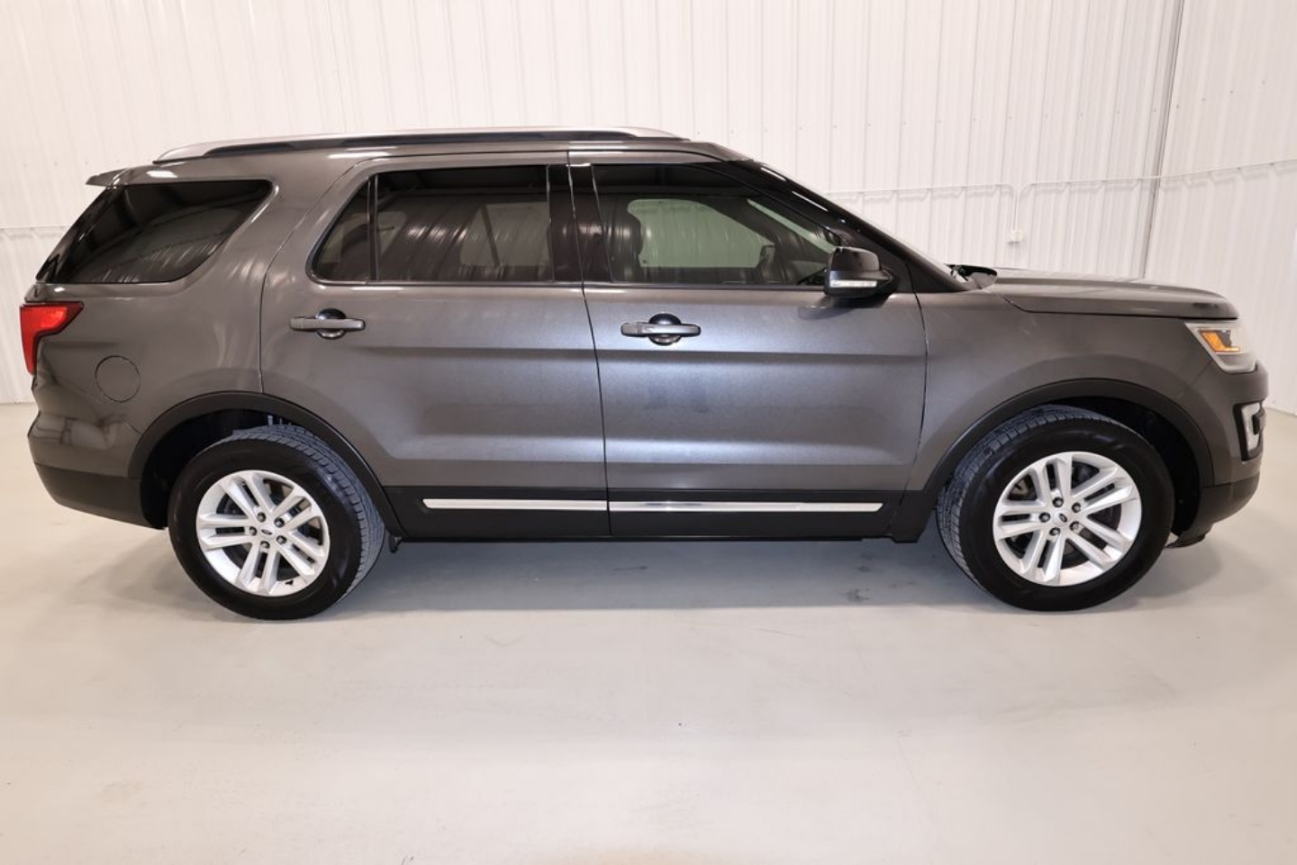 Certified 2017 Ford Explorer XLT with VIN 1FM5K7D80HGD11354 for sale in Canfield, OH