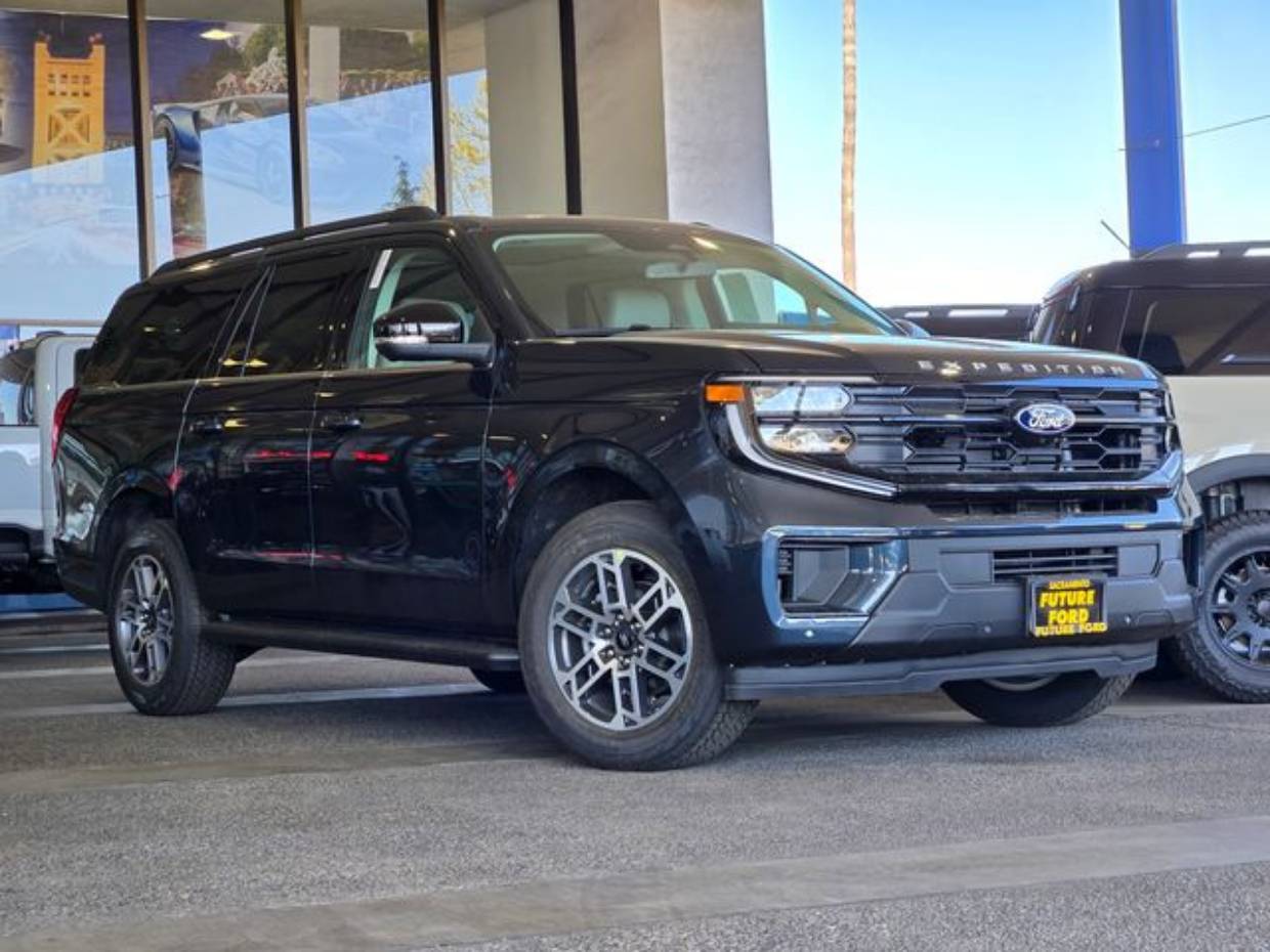 2026 Ford Expedition Active MAX 4x4's photo