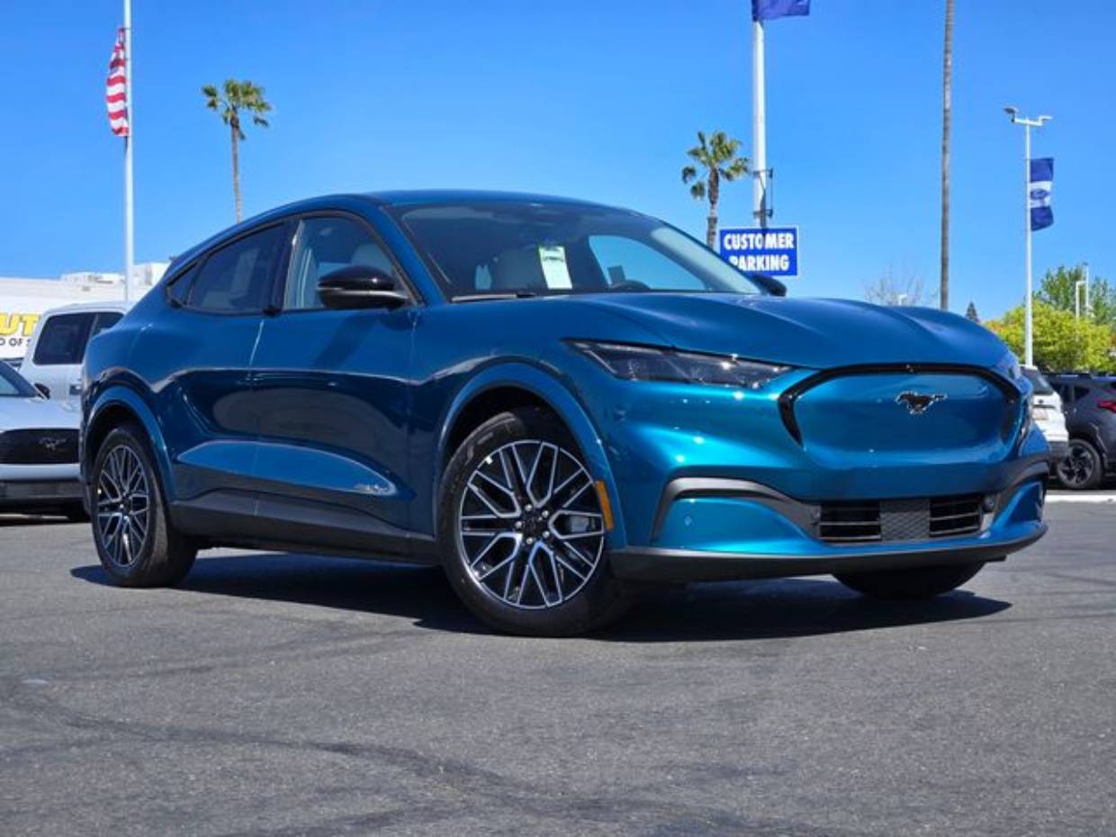 2026 Ford Mustang-Mach-e Premium's photo