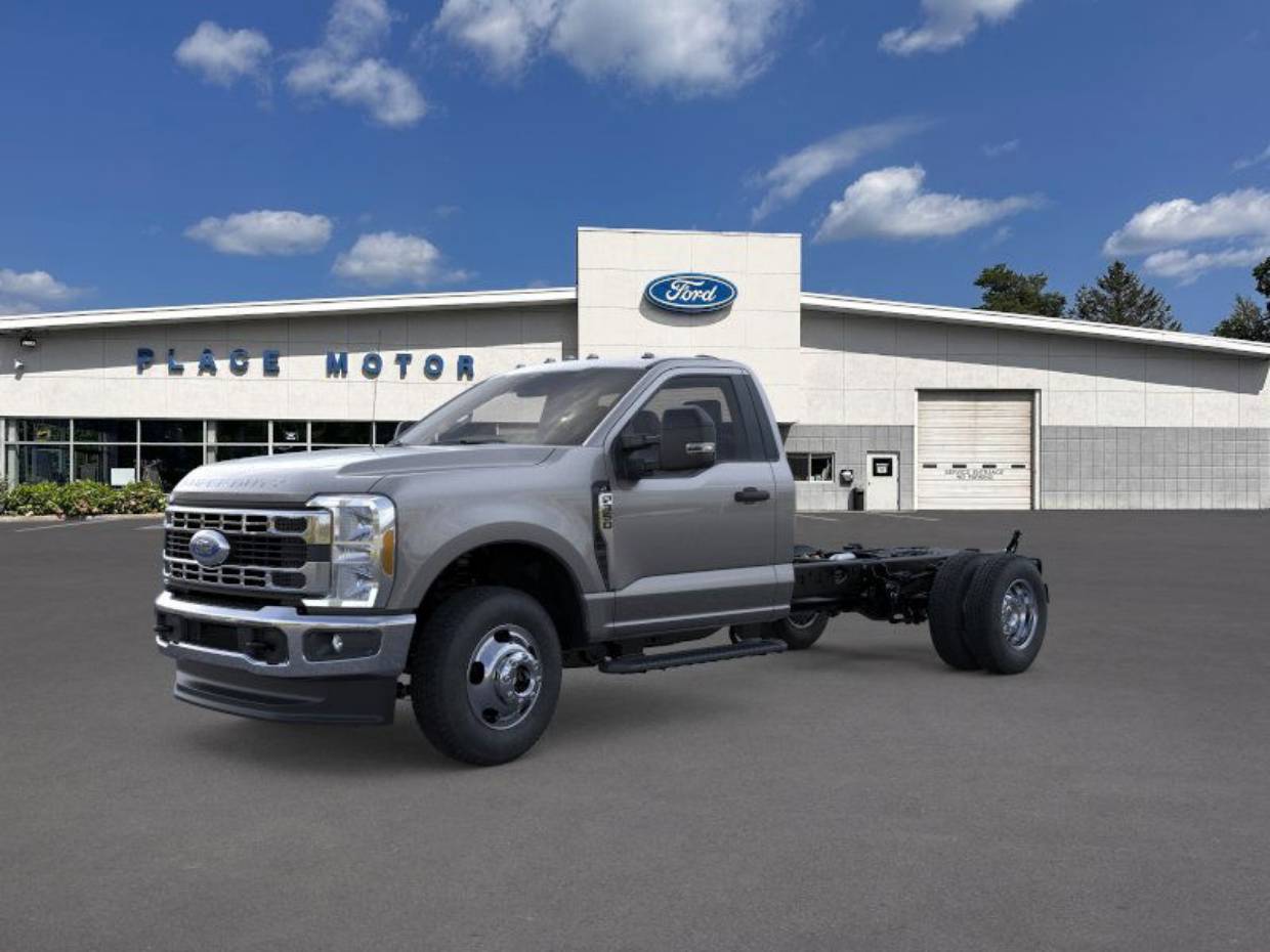 2026 Ford F-350 Super Duty Chassis Cab
