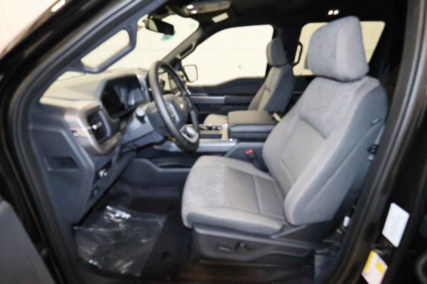 2025 Ford F-150 XLT - Photo 10