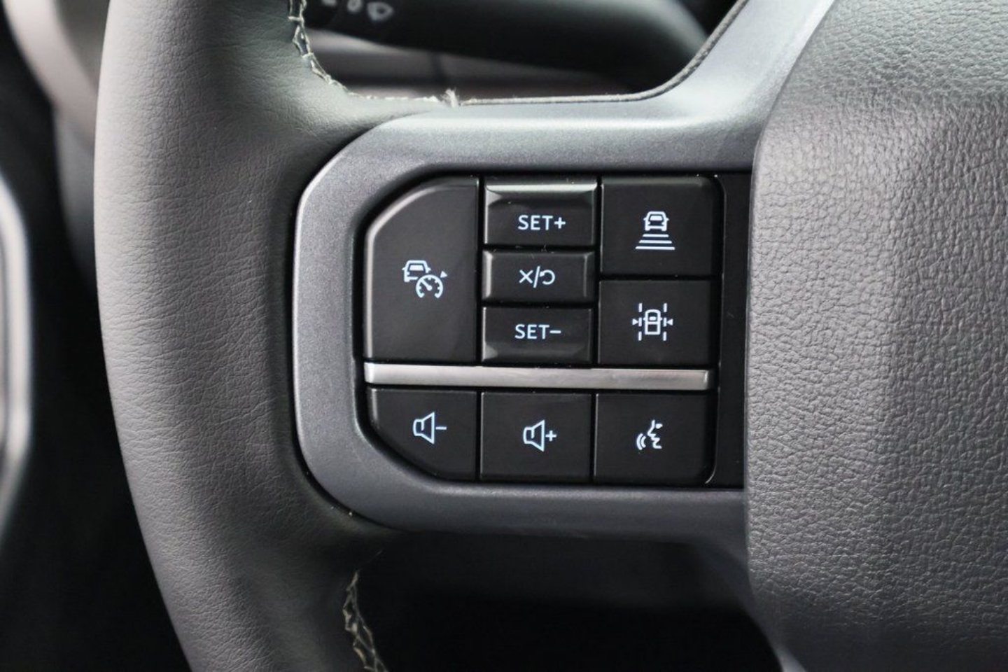 2025 Ford F-150 XLT - Photo 18