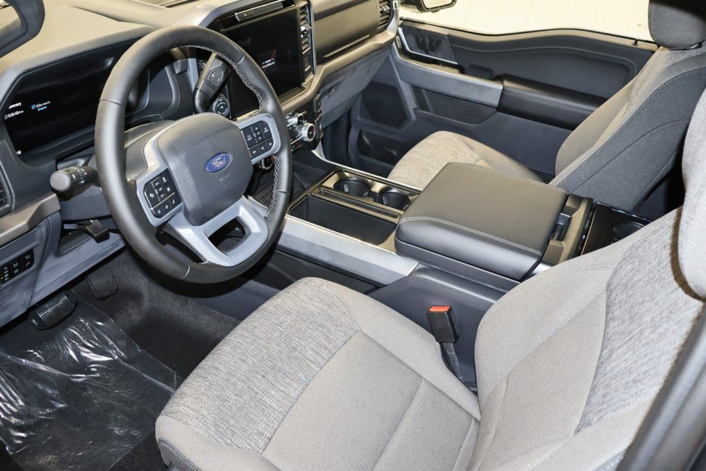 2025 Ford F-150 XLT - Photo 25