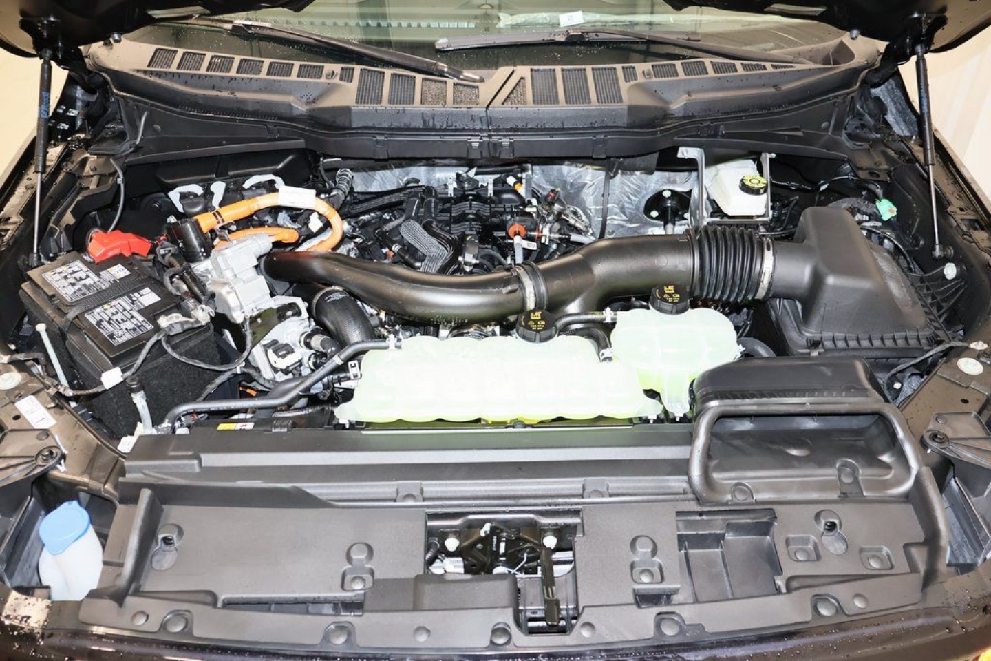 2025 Ford F-150 XLT - Photo 32