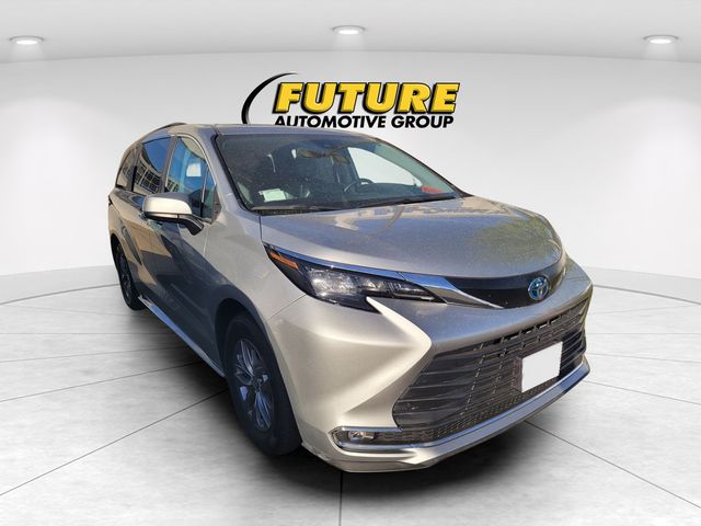 2024 Toyota Sienna XLE