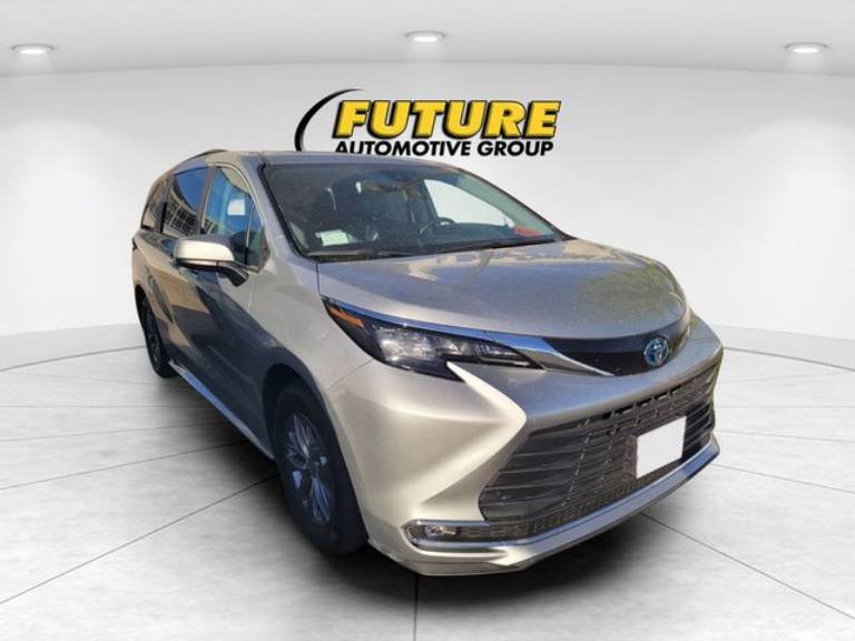 2024 Toyota Sienna XLE