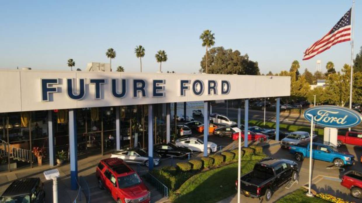 2025 Ford F-150 Lariat - Photo 10