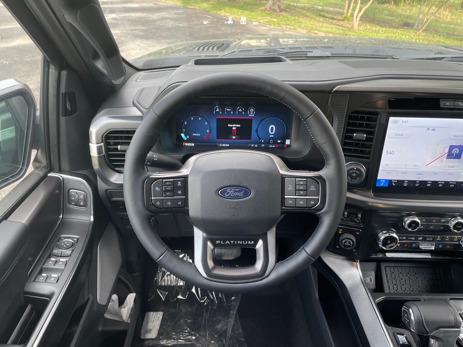 2025 Ford F-150 Platinum - Photo 6