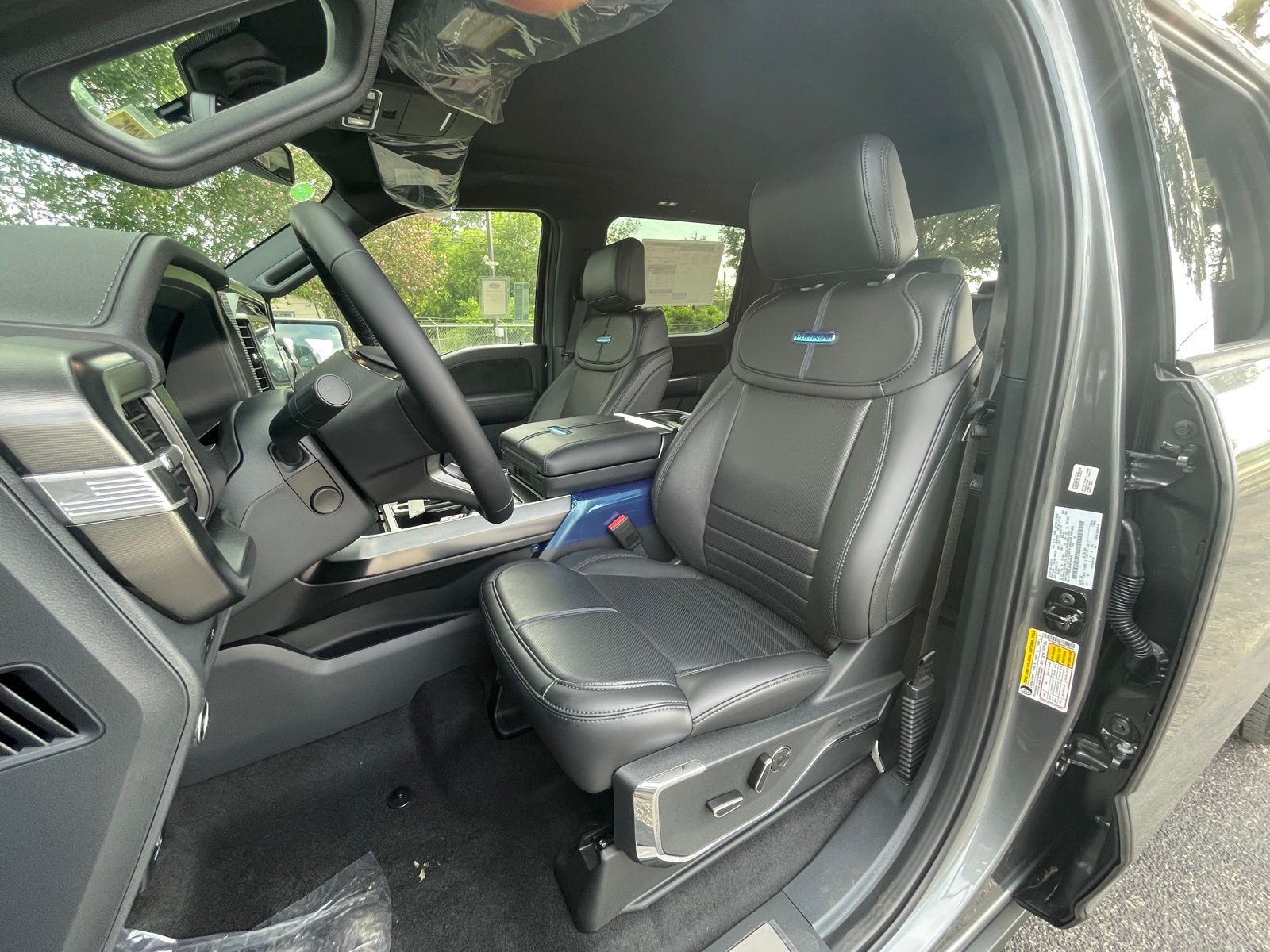 2025 Ford F-150 Platinum - Photo 7