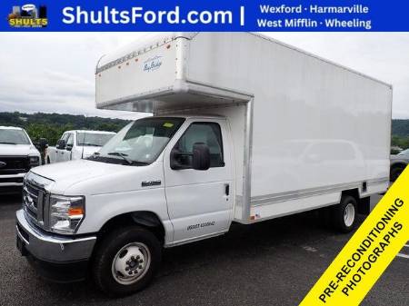 2025 Ford E-450SD Base