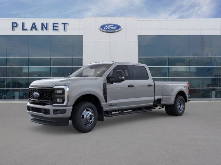 2026 Ford Super Duty F-350 DRW XL 4WD Crew Cab 8' Box