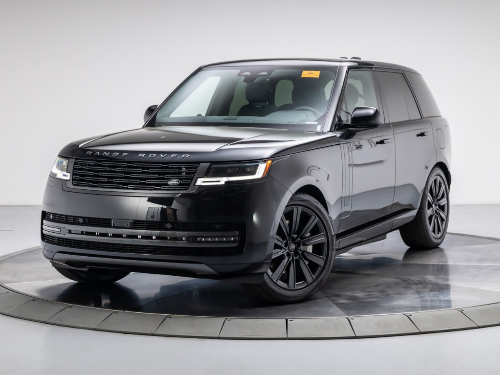 2026 Land Rover Range Rover P550e SE