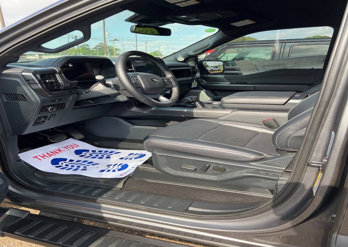 2025 Ford F-150 Lariat - Photo 8