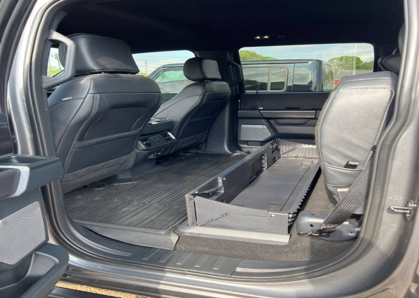 2025 Ford F-150 Lariat - Photo 10