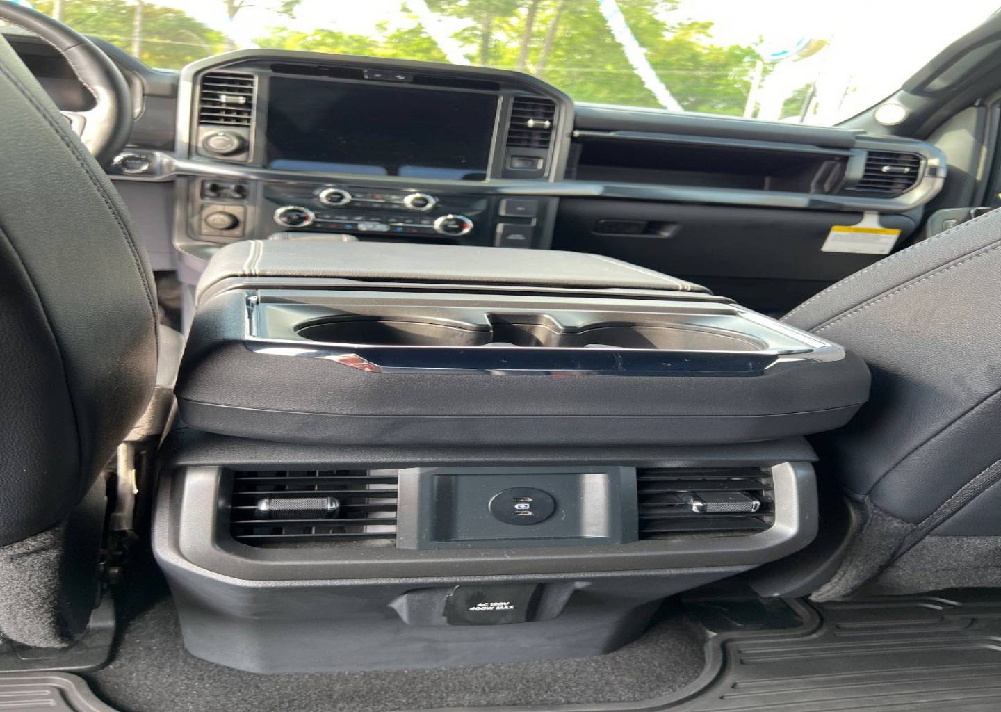 2025 Ford F-150 Lariat - Photo 12
