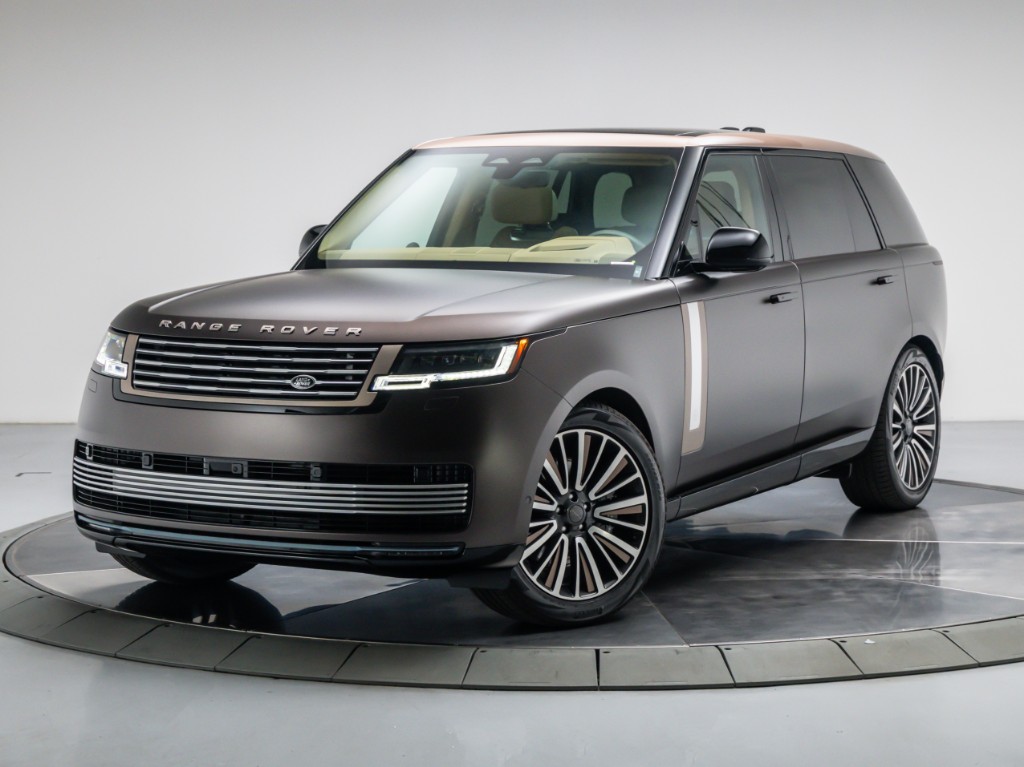 2026 Land Rover Range Rover P615 SV