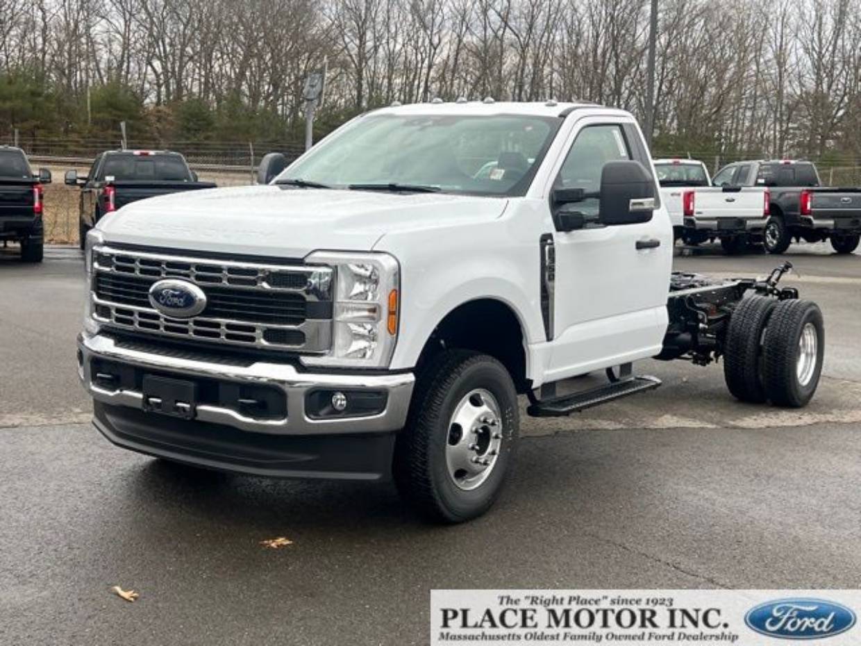 2026 Ford F-350 Super Duty Chassis Cab