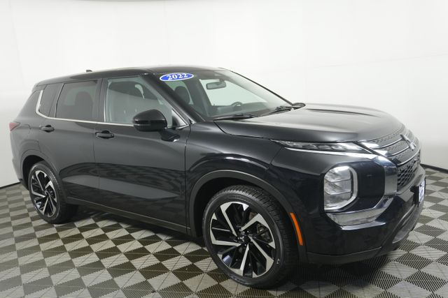 Used 2022 Mitsubishi Outlander ES with VIN JA4J4TA87NZ040510 for sale in Kansas City