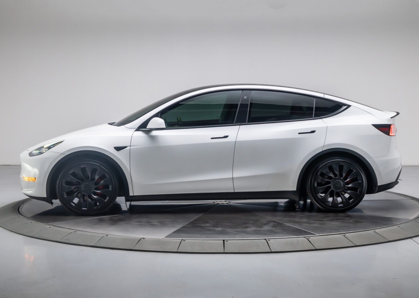 Used 2022 Tesla Model Y Performance with VIN 7SAYGDEFXNF380821 for sale in Los Angeles, CA