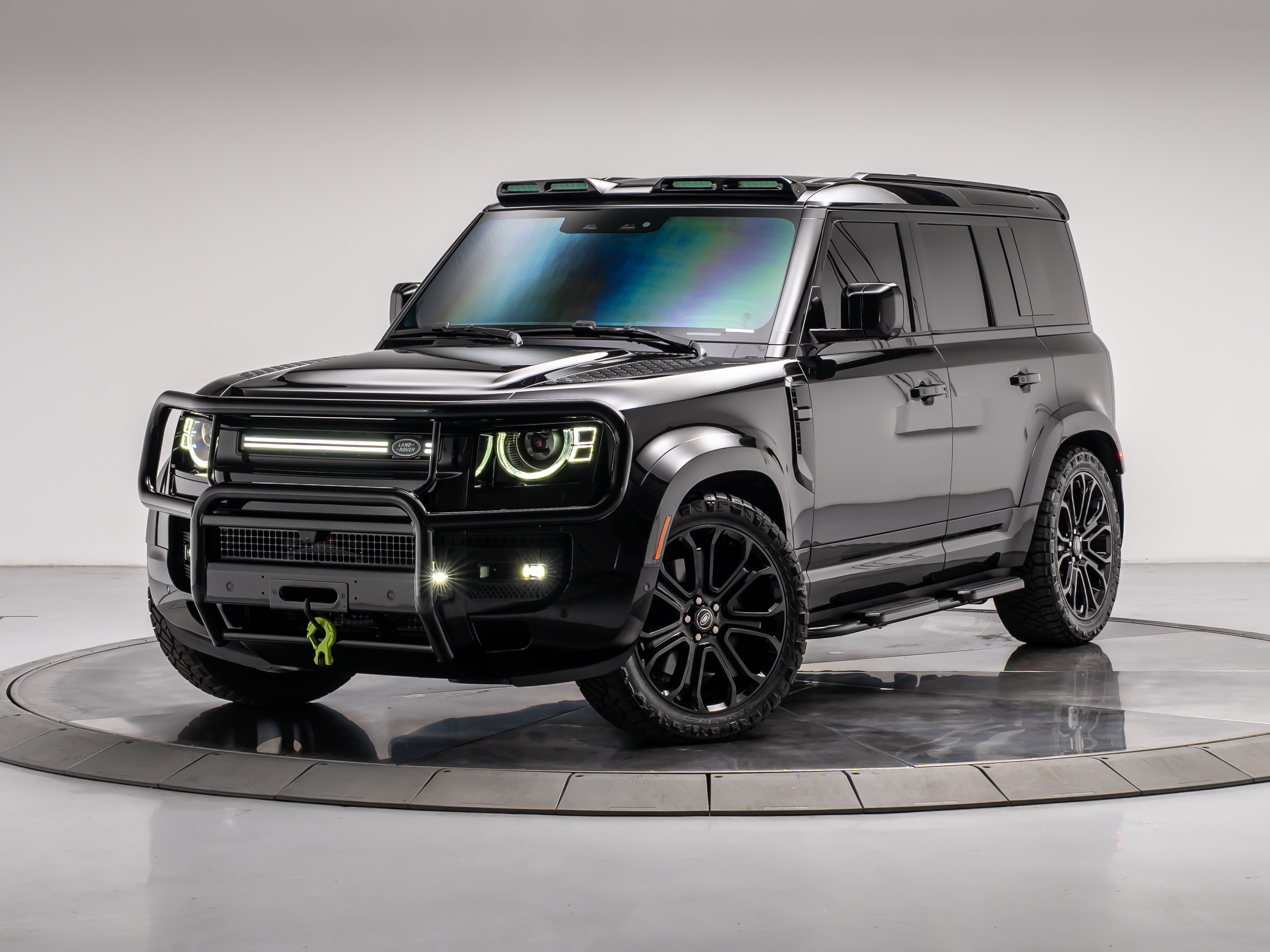 New 2025 Land Rover Defender 110 P500 X-Dynamic SE