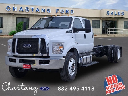 2027 Ford F-750SD Base