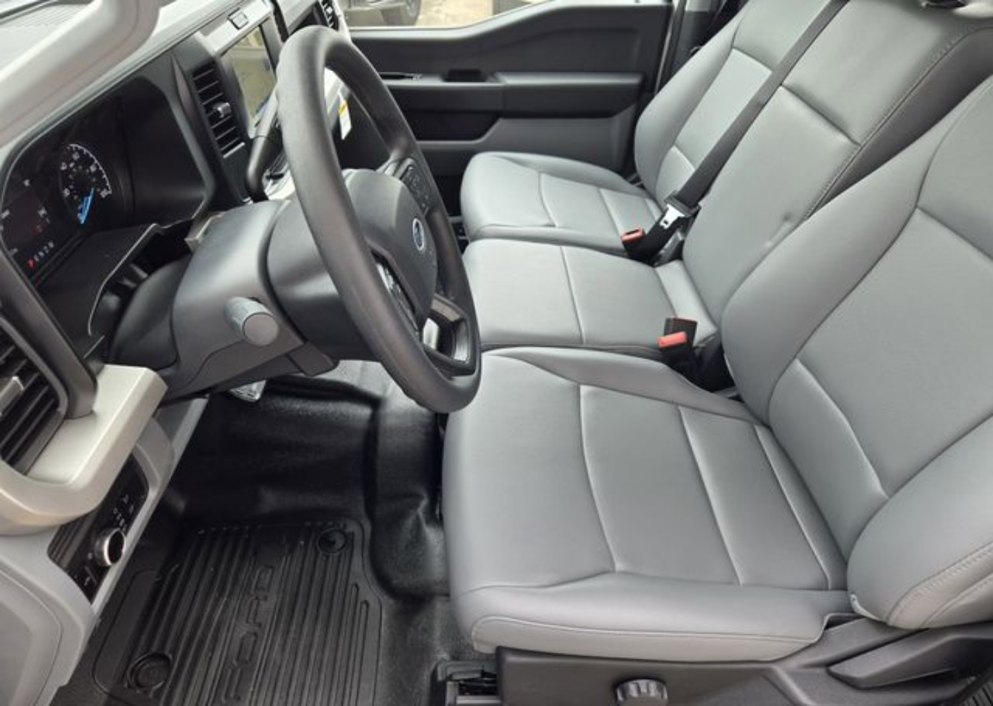 2025 Ford F-350 Super Duty XL - Photo 9