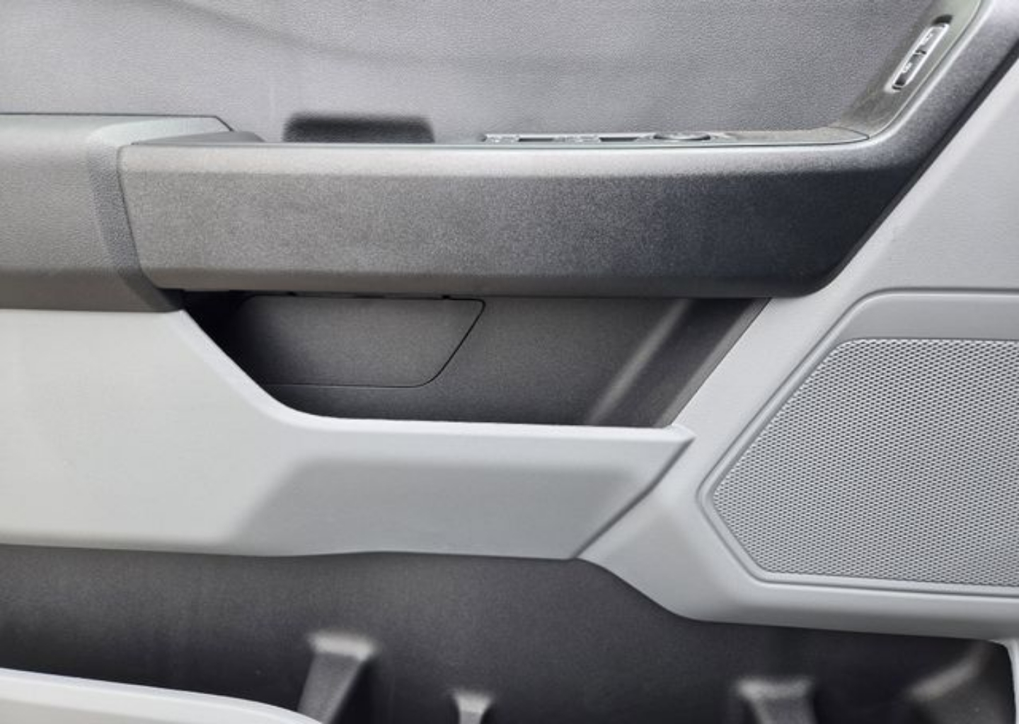 2025 Ford F-350 Super Duty XL - Photo 18