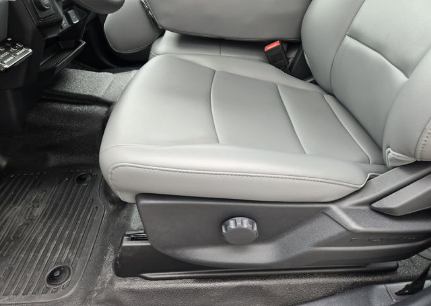 2025 Ford F-350 Super Duty XL - Photo 19