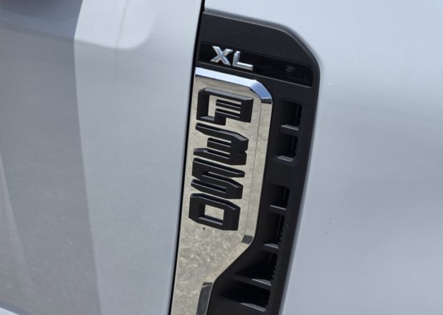 2025 Ford F-350 Super Duty XL - Photo 9