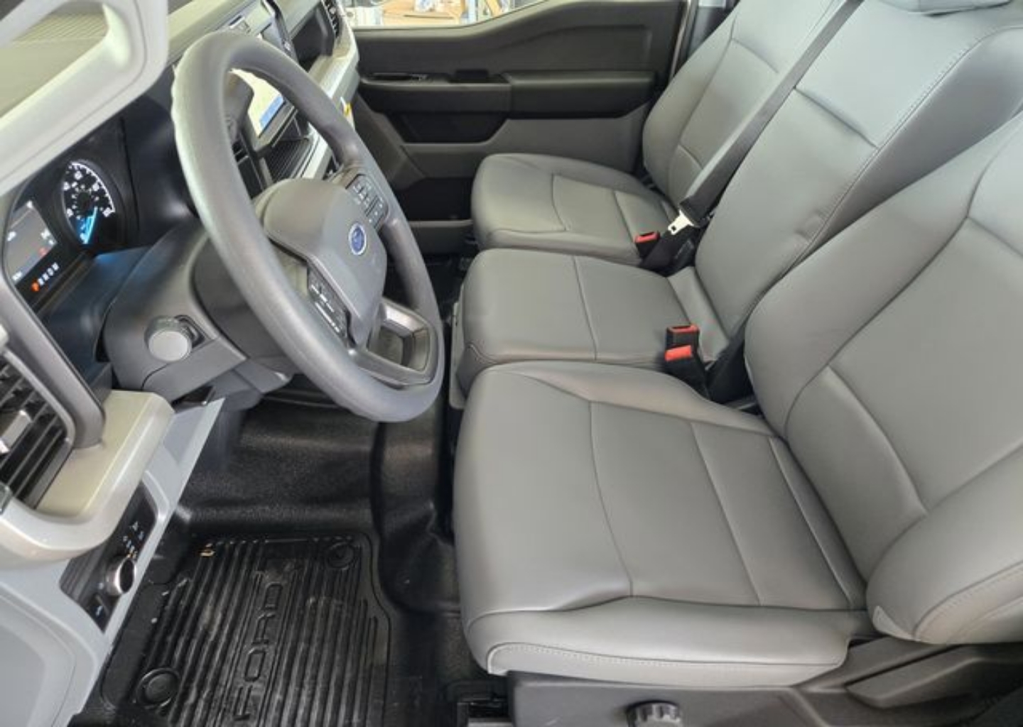 2025 Ford F-350 Super Duty XL - Photo 10