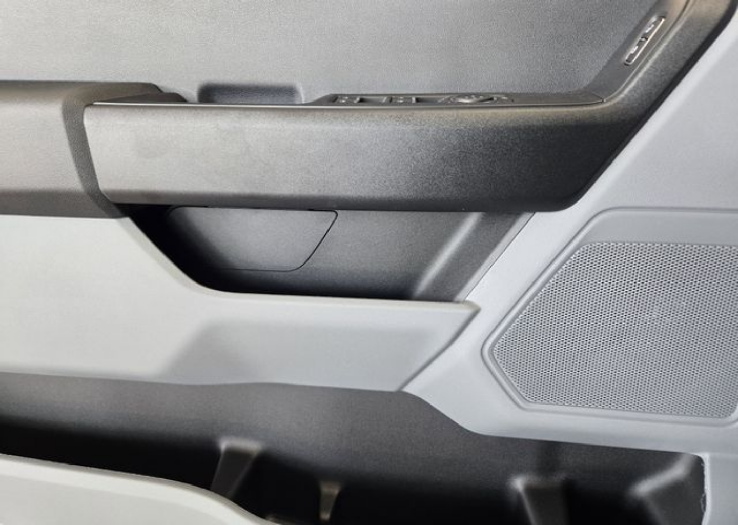 2025 Ford F-350 Super Duty XL - Photo 17