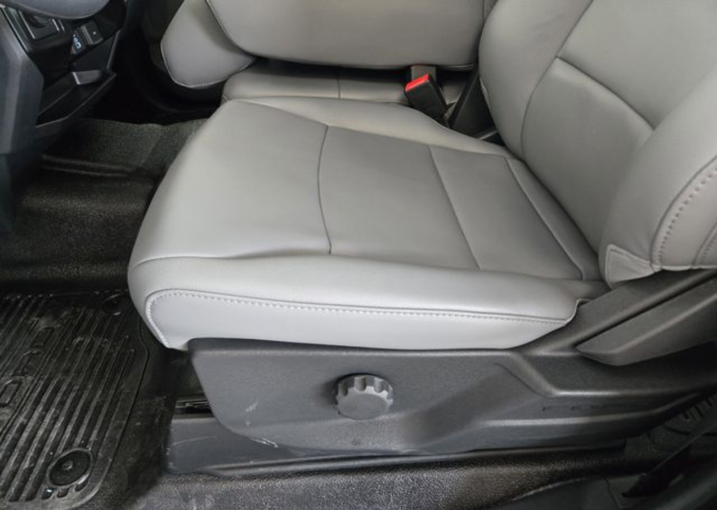 2025 Ford F-350 Super Duty XL - Photo 18