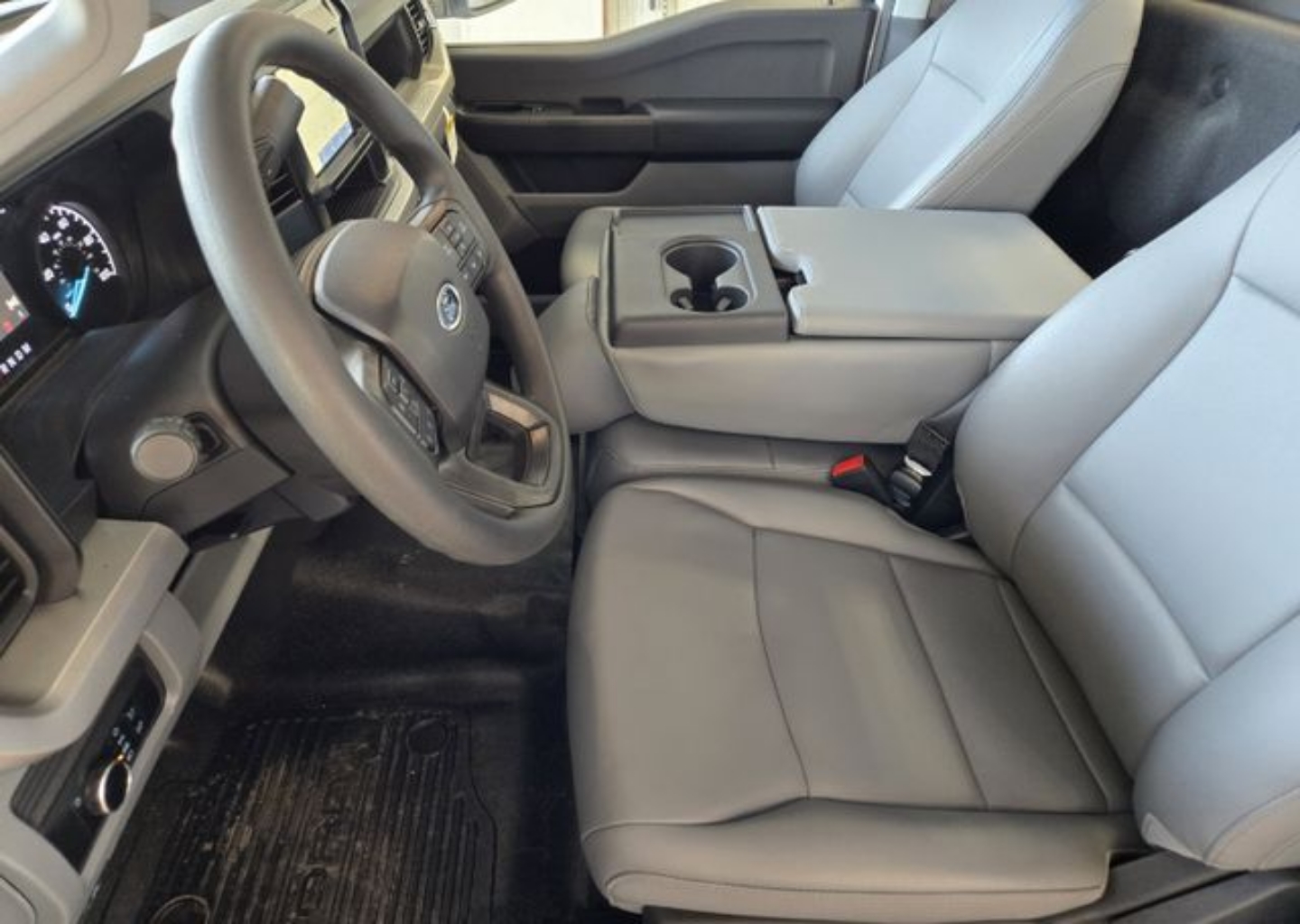 2025 Ford F-450 Super Duty Chassis Cab XL - Photo 10